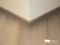 Preview: Sockelleisten Eiche massiv Altholzdesign weiß gebürstet matt lackiert