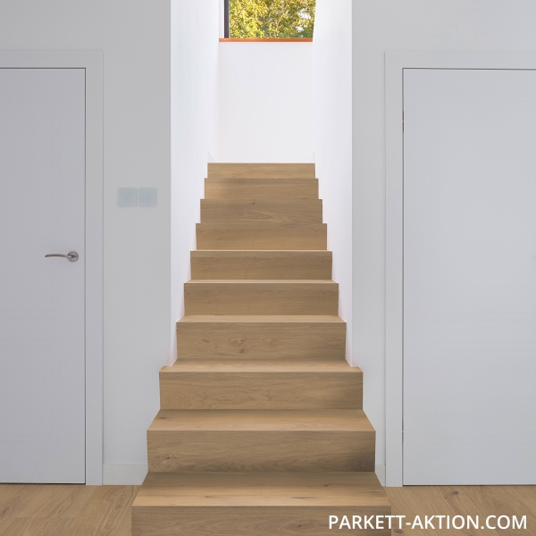 Parkett Treppen Profil L modern aus Art.Nr.: 110202 Eiche Astig weiss geölt