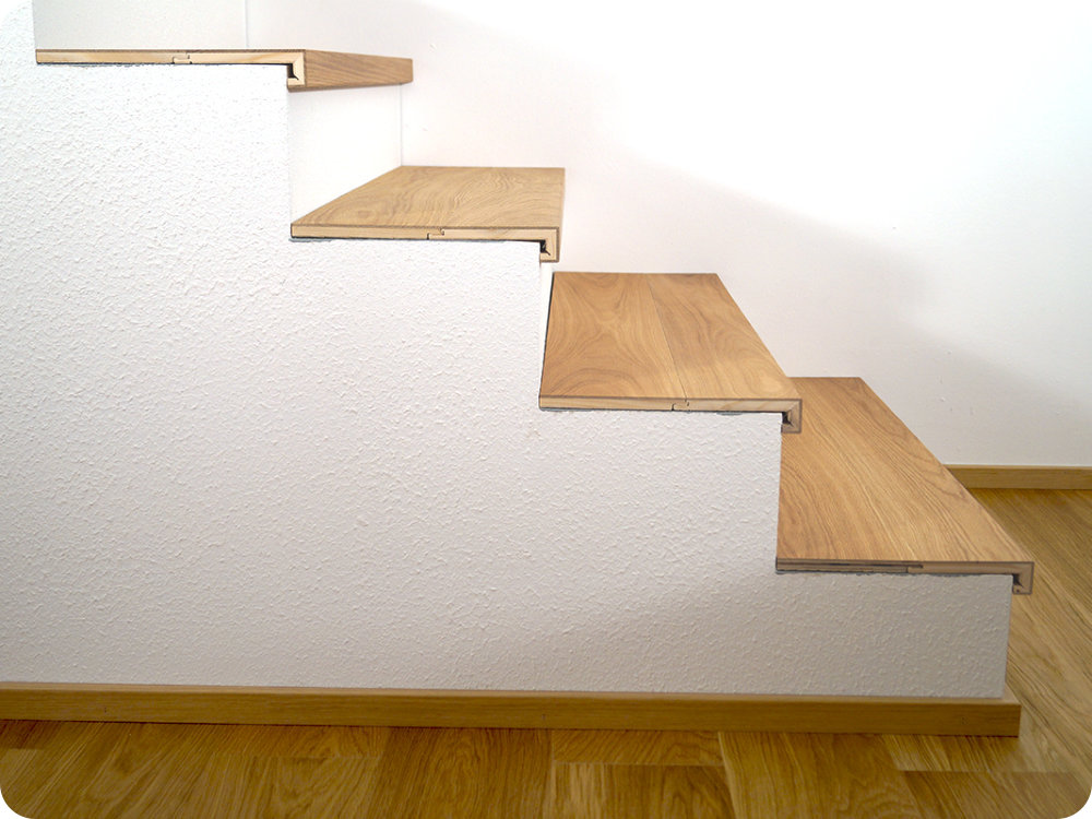 Seitenansicht Treppe ohne Seitenblende